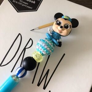Disney Doorables: Mickey & Friends: Flight Minnie Mouse handmade beaded pen
